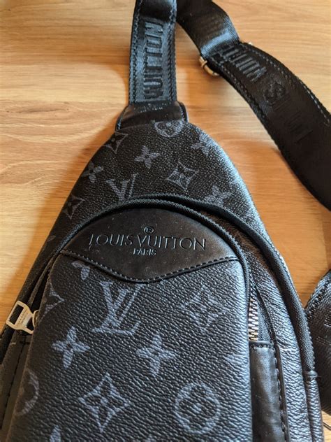 torebka saszetka louis vuitton|10 grubo przecenionych torebek Louis Vuitton. Ta z .